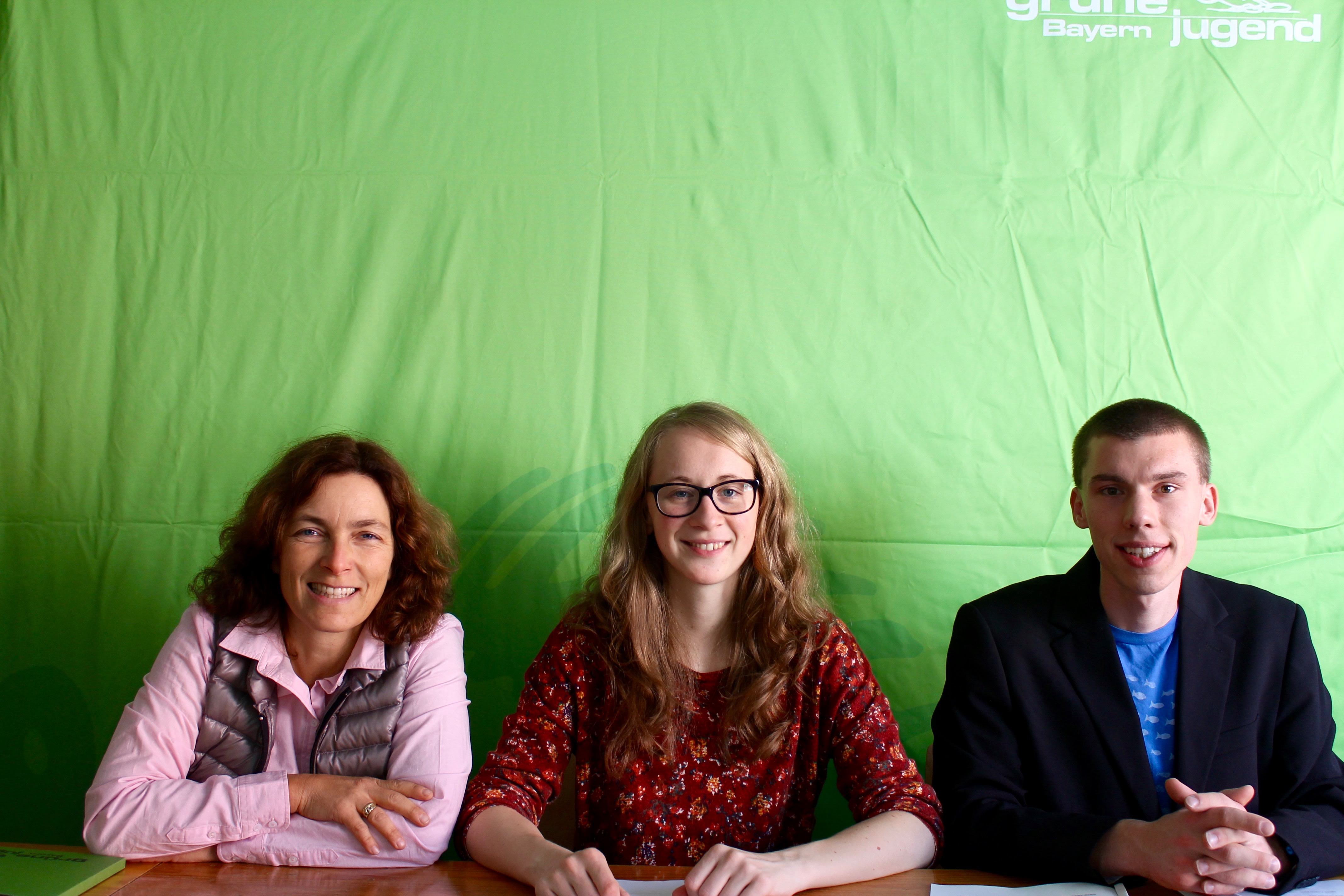 Foto von der Pressekonferenz mit Eva Lettenbauer, Matthias Ernst und Kerstin Celina.