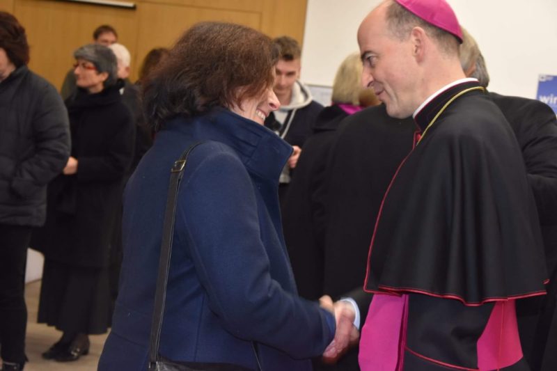 Kerstin Celina mit Bischof Dr. Franz Jung.